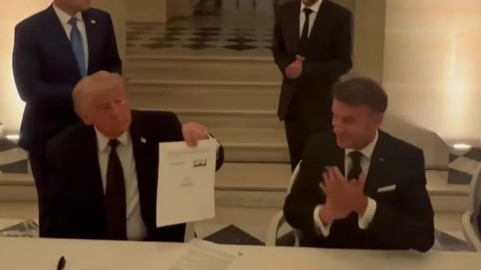 Accord de paix signé entre les États-Unis et l'Iran à Versailles
