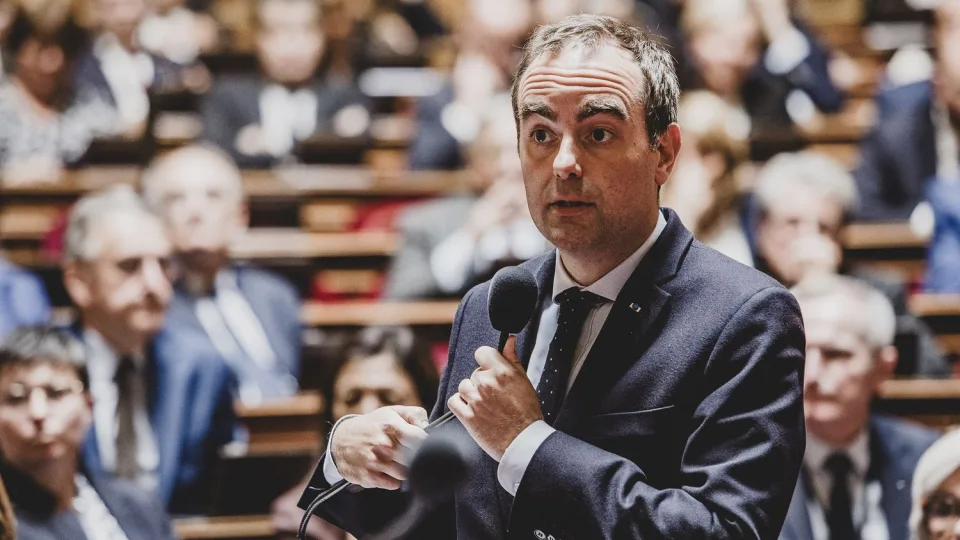 Carburants: les aides continuent, les prix à la pompe vont baisser