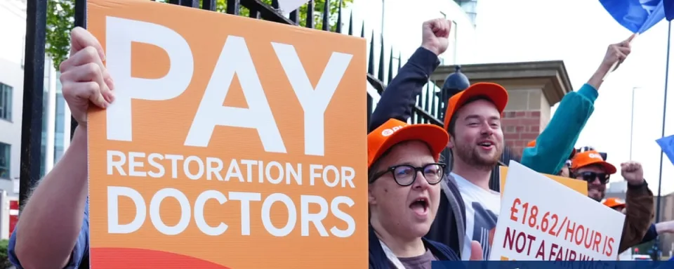Doctors in England Call Off Strike Over New Pay Deal