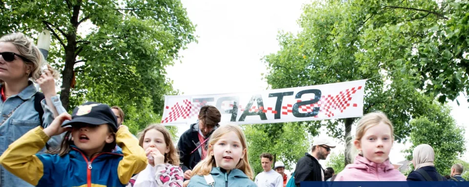 Dutch Children Find Joy in Annual Evening Walks