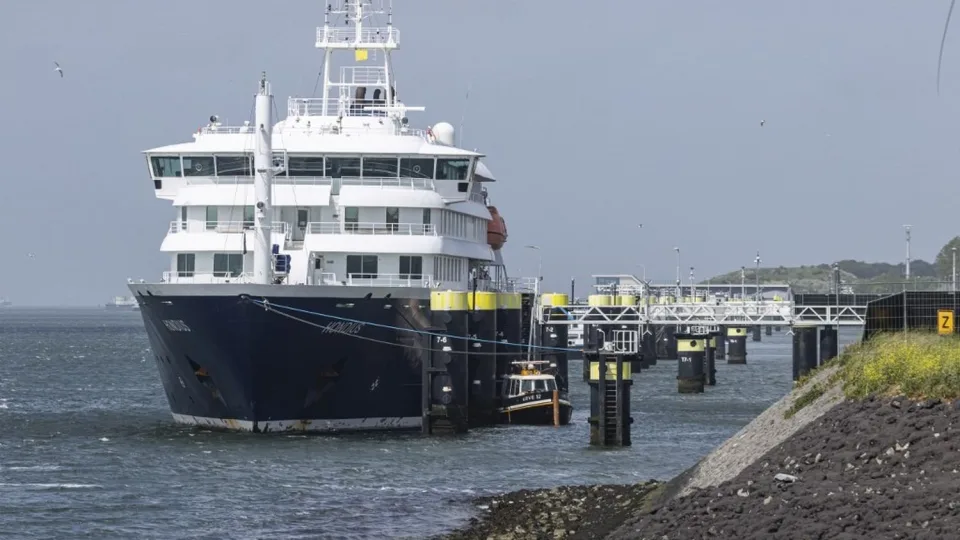 Fin de quarantaine pour les passagers du navire touché par le hantavirus