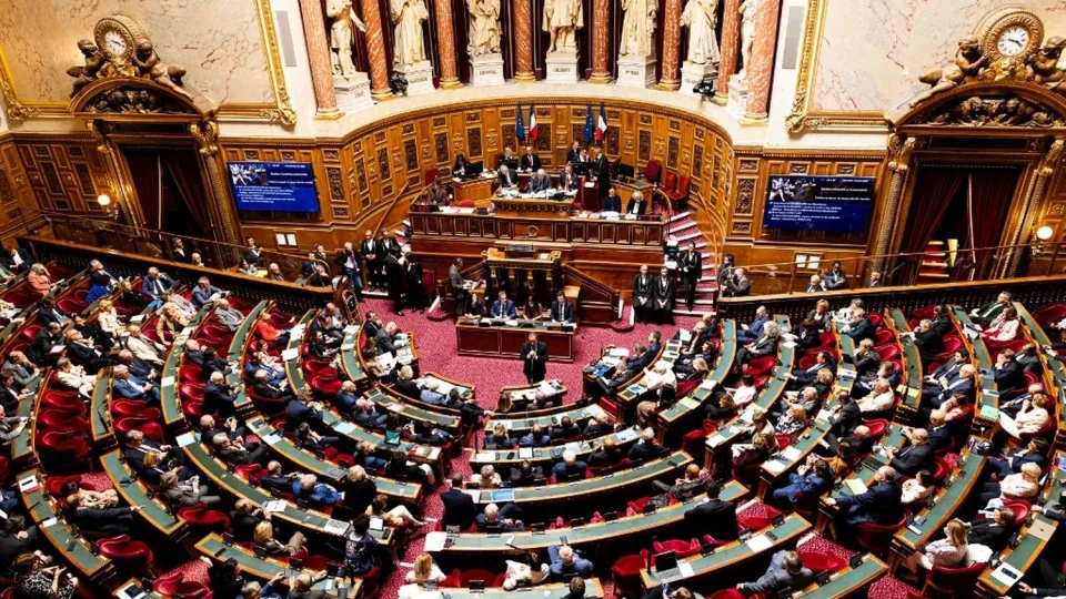 Le Sénat autorise le travail volontaire le 1er-Mai pour boulangers et fleuristes