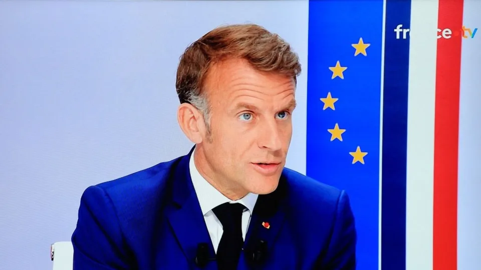 Macron: l'accord Iran-USA fera baisser les prix du carburant