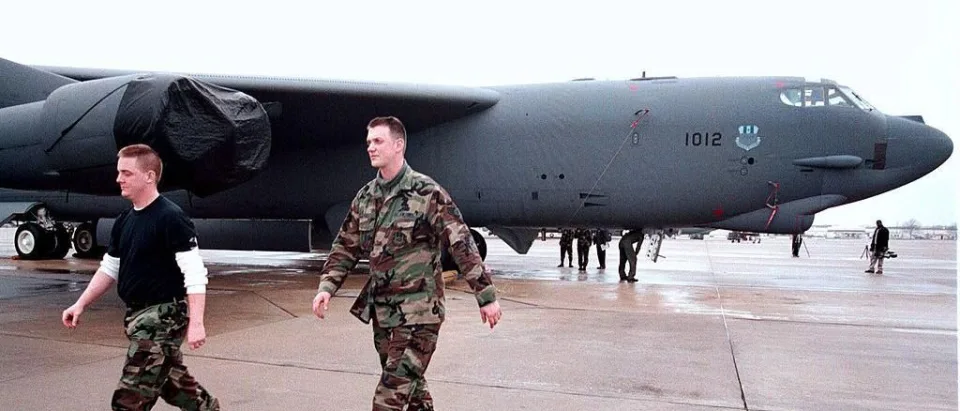 تحطم قاذفة "بي-52" الأمريكية القديمة أثناء اختبار في كاليفورنيا
