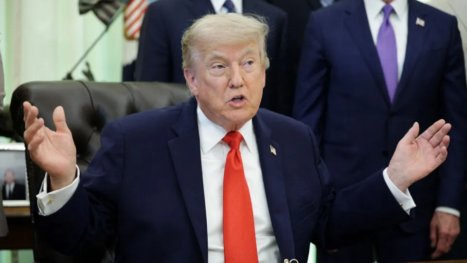 Trump annonce un accord avec l'Iran, Téhéran plus prudent