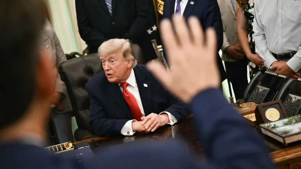 Trump annonce un accord avec l'Iran, Téhéran prudent